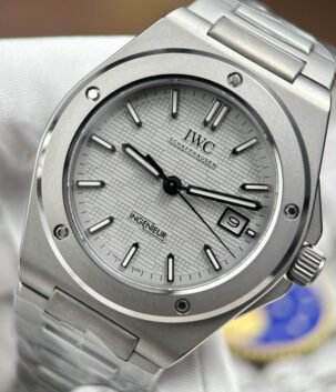 IWC Ingenieur Imitation Watches Silver Dial Metal Strap V7 Factory 40mm