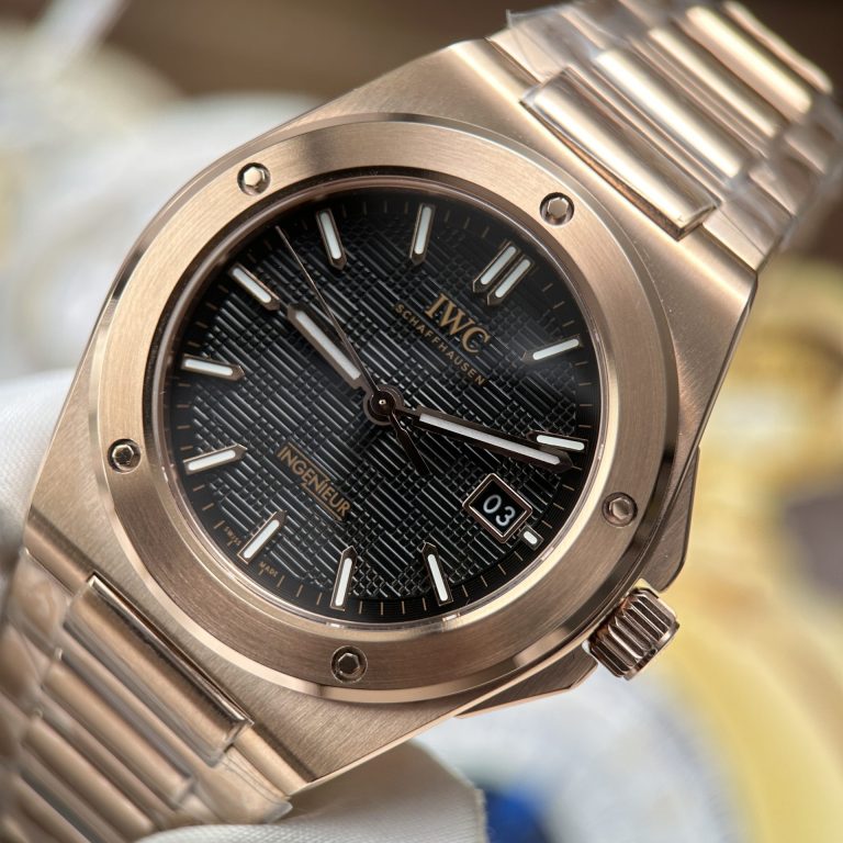IWC Ingenieur Luxury Fake Watches Black Dial Swiss Automatic Movement V7 Factory 40mm