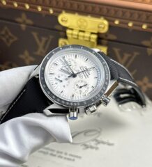 Omega Speedmaster Apollo 13 Silver Snoopy