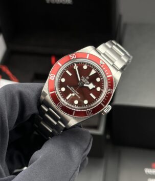 Tudor Black Bay Fifty Eight Imitation Watches Red Burgundy Dial Oyster Strap ZF Factory 39mm