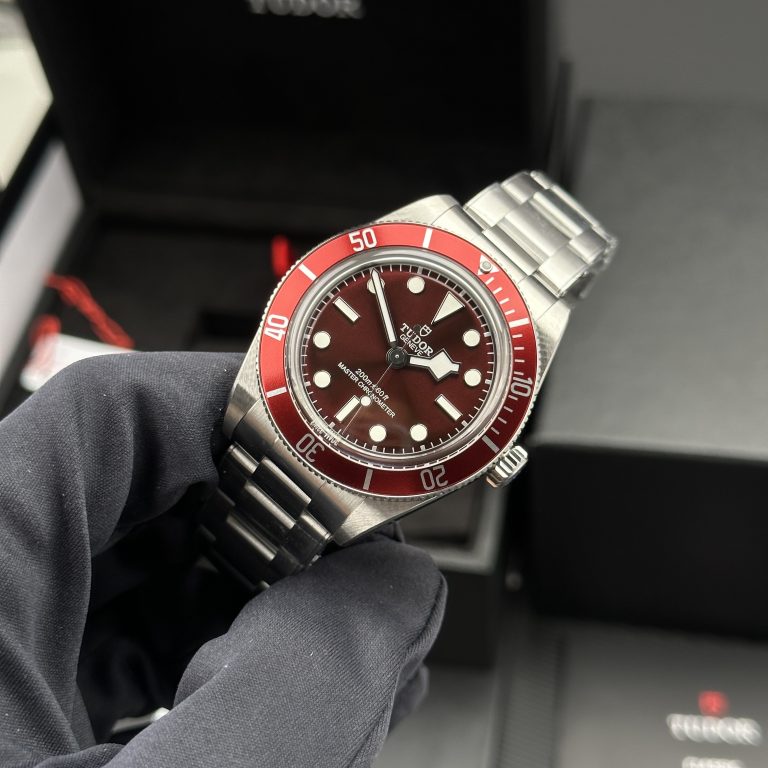 Tudor Black Bay Fifty Eight Imitation Watches Red Burgundy Dial Oyster Strap ZF Factory 39mm