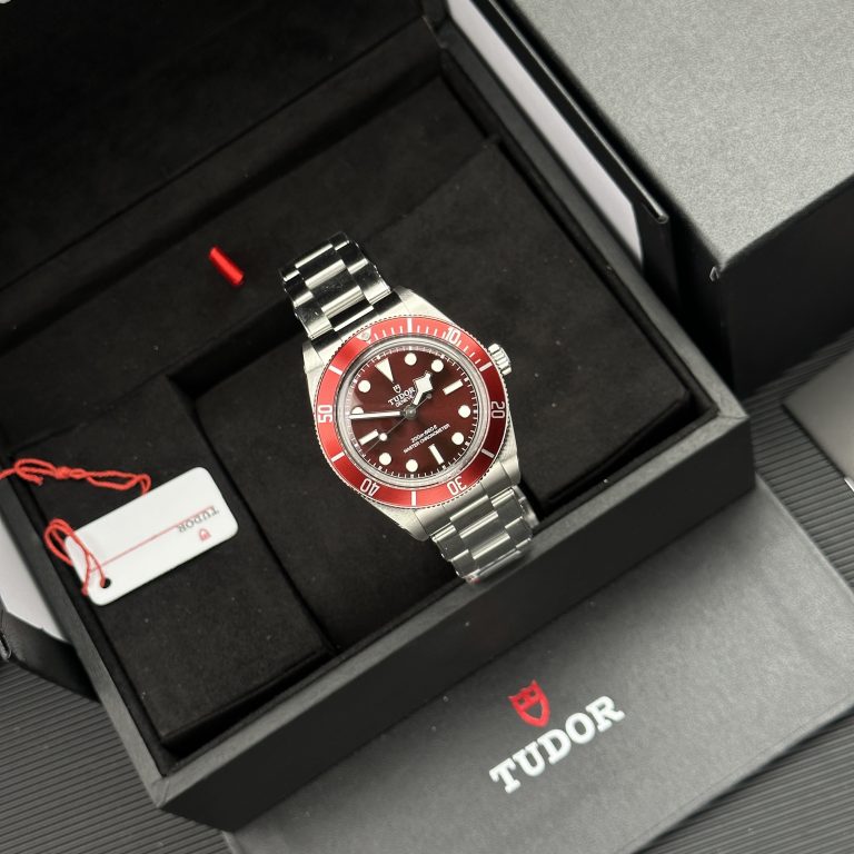 Tudor Black Bay Fifty Eight Imitation Watches Red Burgundy Dial Oyster Strap ZF Factory 39mm