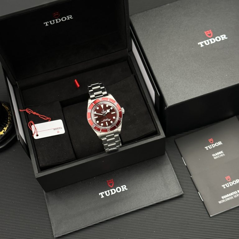 Tudor Black Bay Fifty Eight Imitation Watches Red Burgundy Dial Oyster Strap ZF Factory 39mm