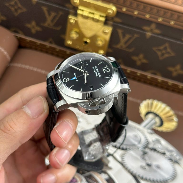 Panerai Luminor Quaranta PAM1365 Imitation Watches Black Dial Leather Strap VS Factory 40mm