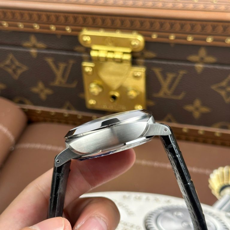 Panerai Luminor Quaranta PAM1365 Imitation Watches Black Dial Leather Strap VS Factory 40mm