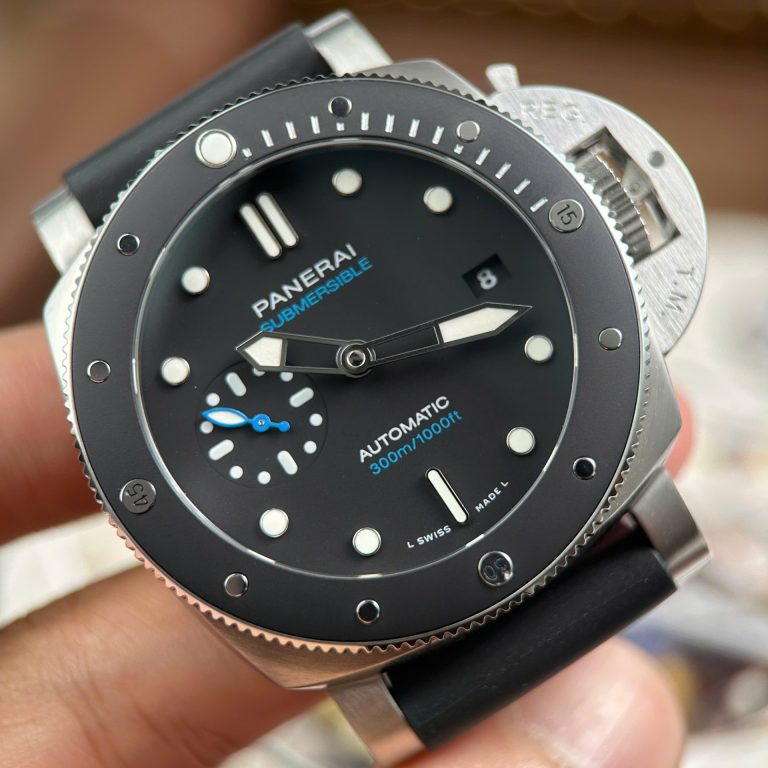 Panerai Submersible PAM00683