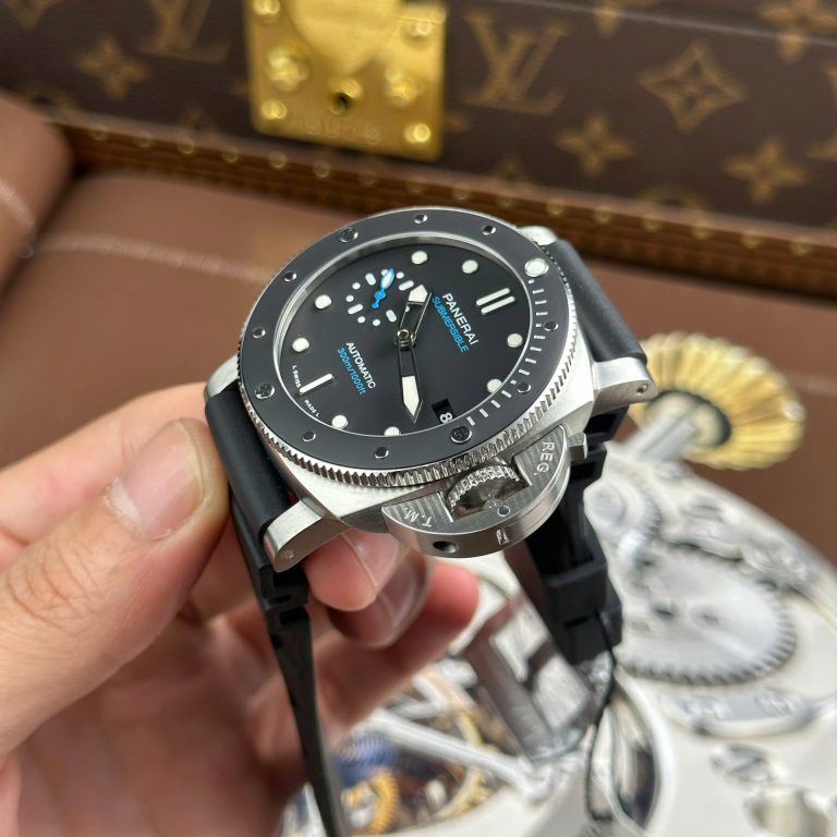 Panerai Submersible PAM00683