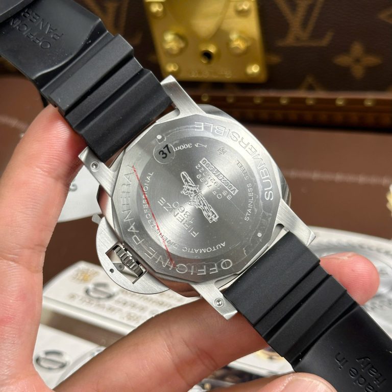 Panerai Submersible PAM00683