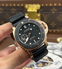 Panerai Submersible PAM974 Copies Watches Black Dial Rubber Strap VS Factory 42mm