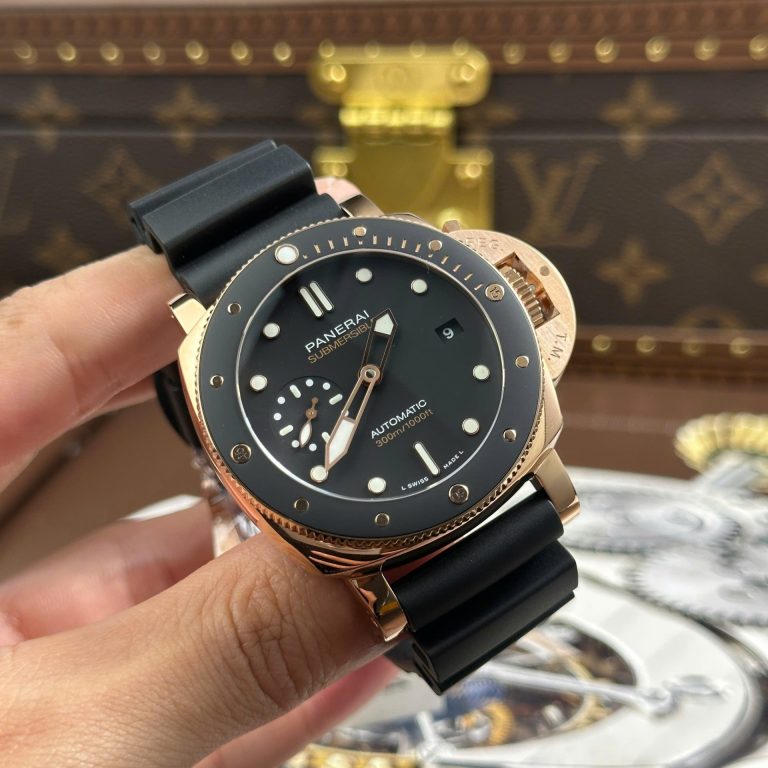 Panerai Submersible PAM974 Copies Watches Black Dial Rubber Strap VS Factory 42mm