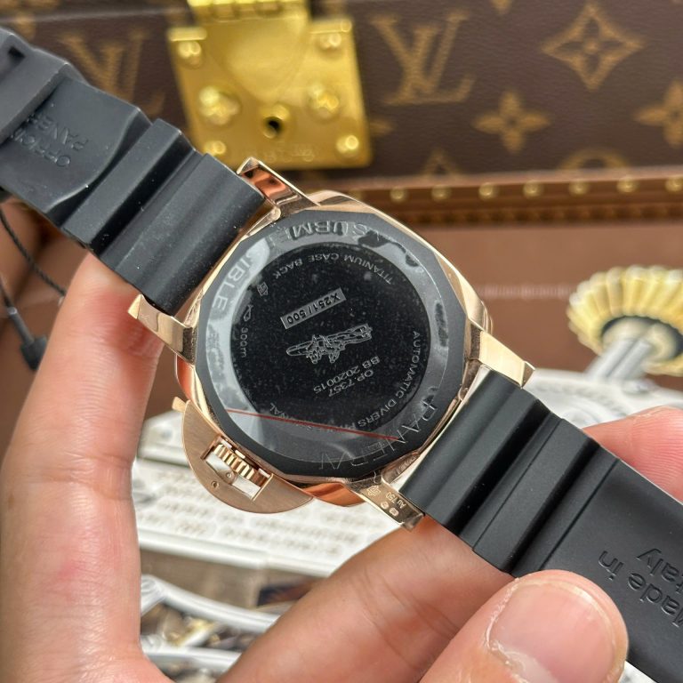 Panerai Submersible PAM974 Copies Watches Black Dial Rubber Strap VS Factory 42mm