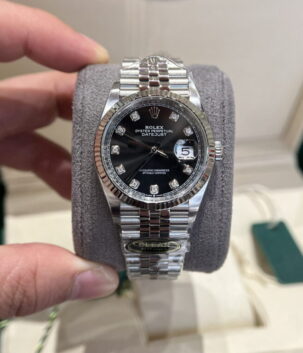 Rolex DateJust Replica Watch Black Dial Rhinestone Hours Clean Factory 36mm
