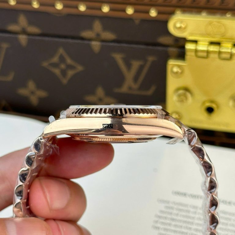 Rolex Luxury Fake Watches Day-Date Green Dial Rose Gold Weight 186 Grams QF Factory 40mm - Image 8