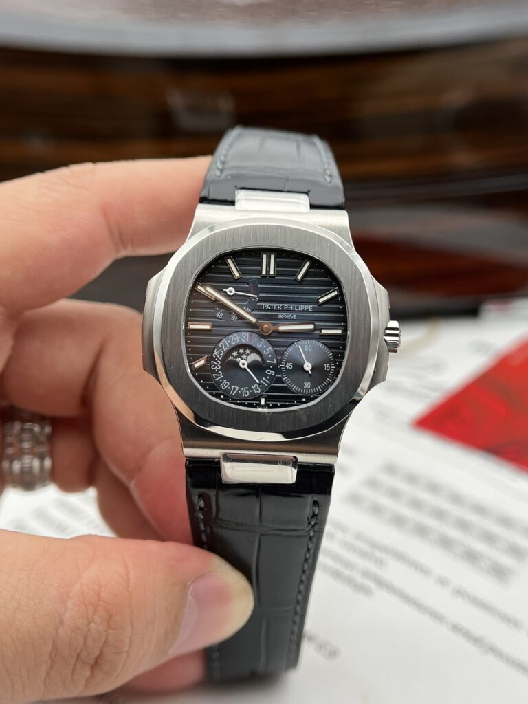 Patek Philippe Nautilus 5712 men’s Replica 11 watch leather strap GR Factory 40mm - Image 2