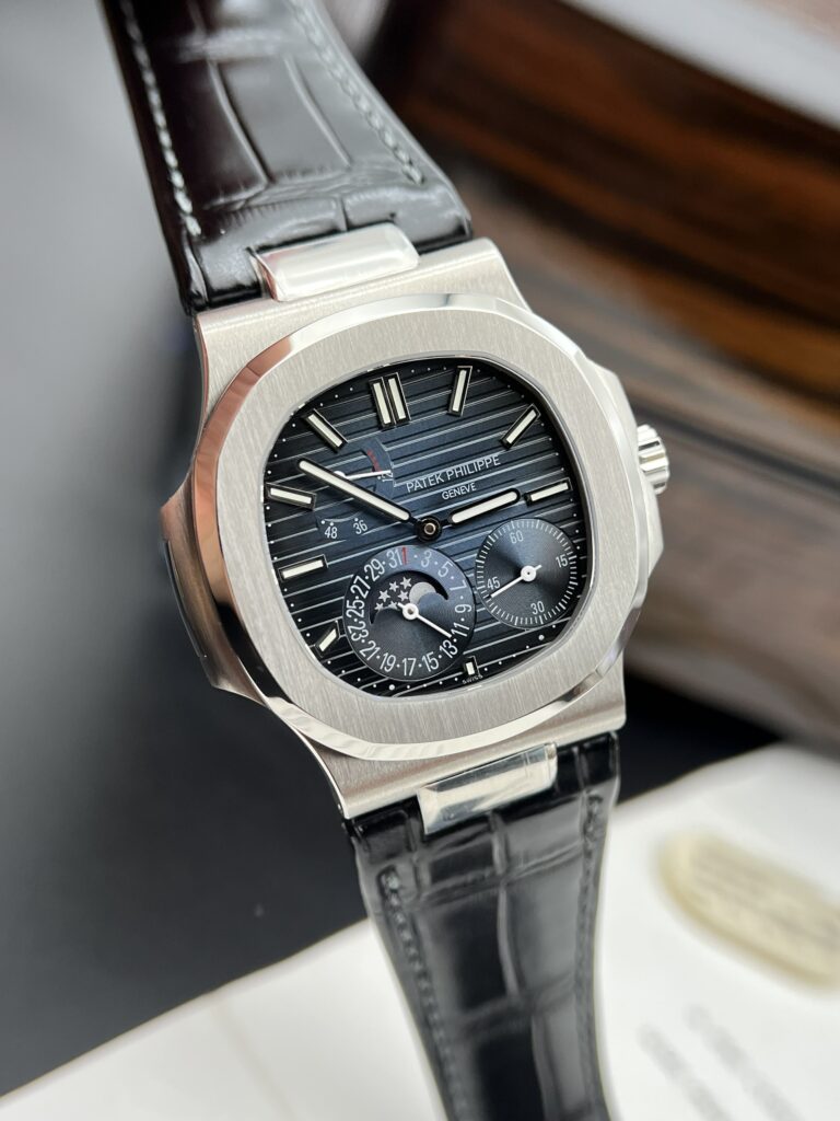 Patek Philippe Nautilus 5712 men’s Replica 11 watch leather strap GR Factory 40mm